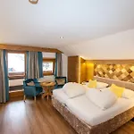 Hotel Schlosshof