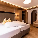 Hotel Schlosshof