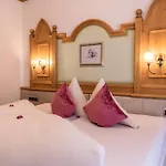 Hotel Schlosshof