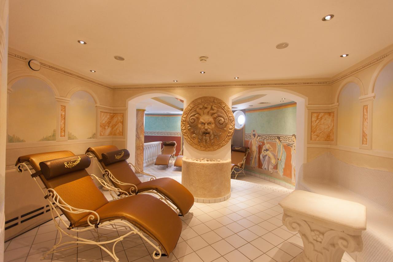 Hotel Schlosshof 4*